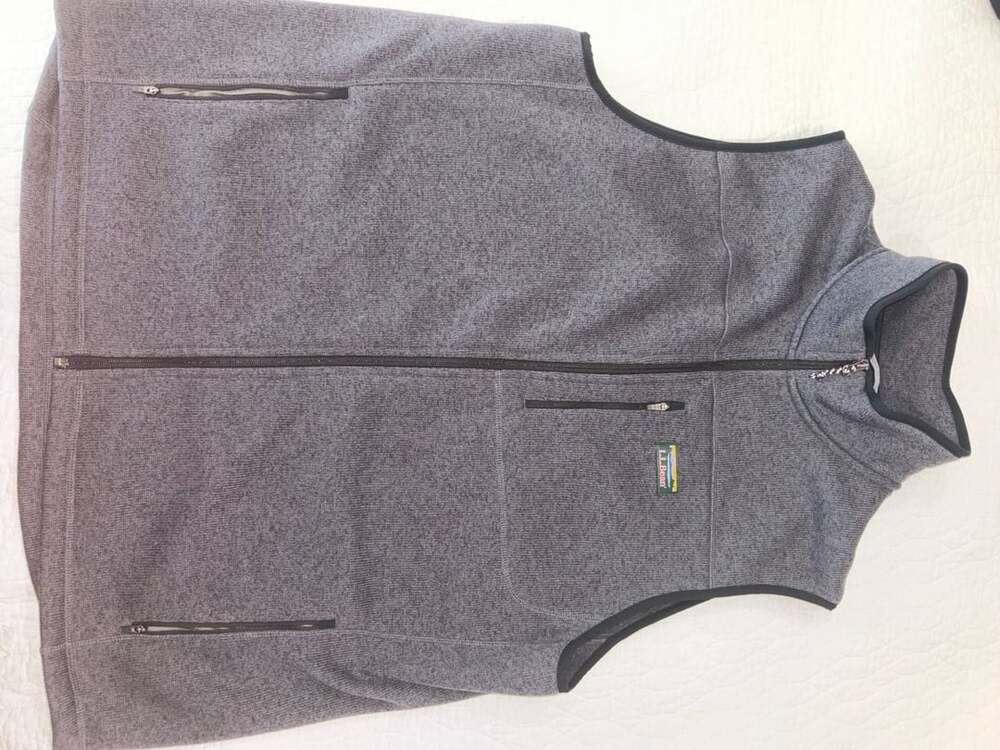 L.L.Bean Men’s XL Tall Sweater Fleece Full Zip Vest Gray Zip Pockets Outdoor